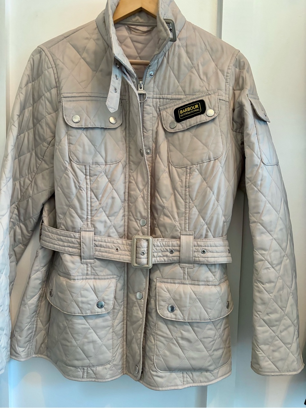 Barbour Quilted Belted Utility Jacket in (Silver)